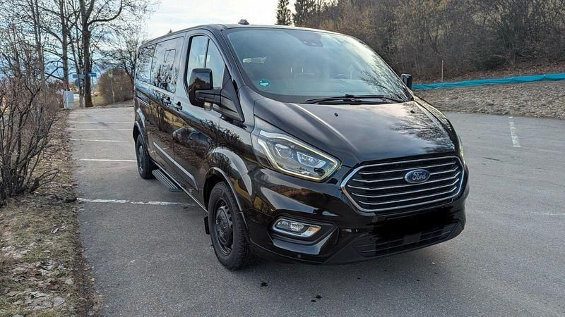 Gebraucht Ford Tourneo Titanium 130 PS (95 kW) 2020 Schwarz Van / Kleinbus