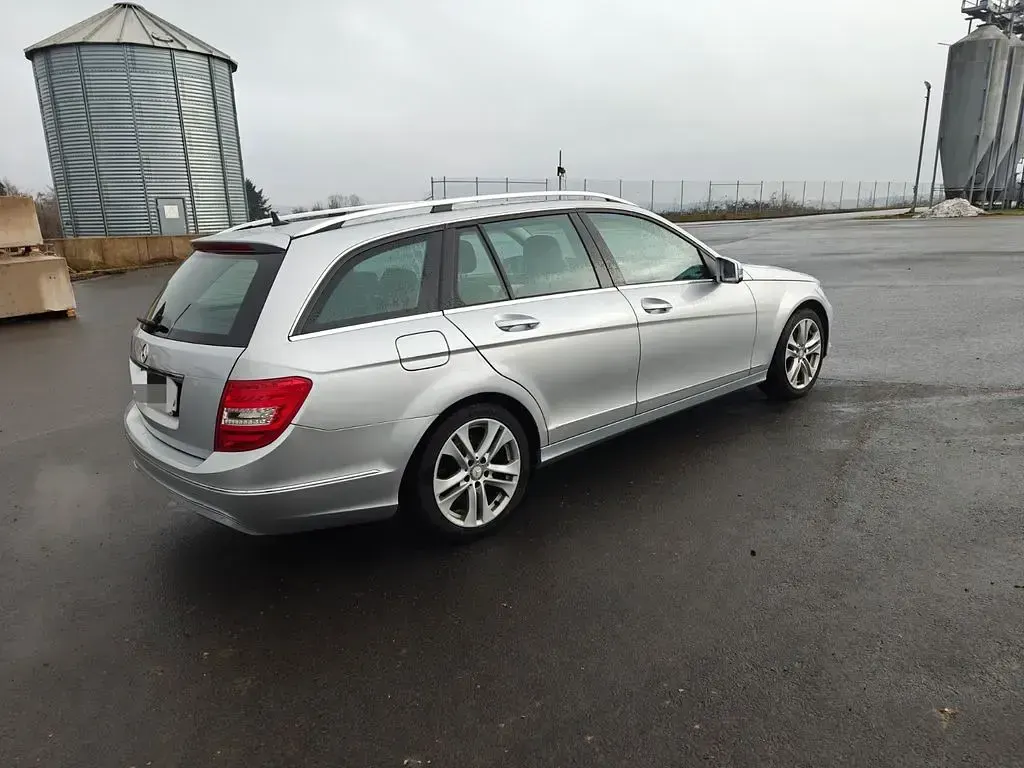Gebraucht Mercedes C250 Avantgarde 204 PS (150 kW) 2012 Silber Limousine