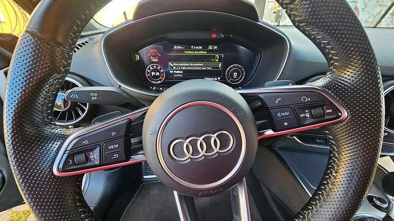 Gebraucht Audi TT Roadster Ambiente 230 PS (169 kW) 2015 Weiß Cabrio
