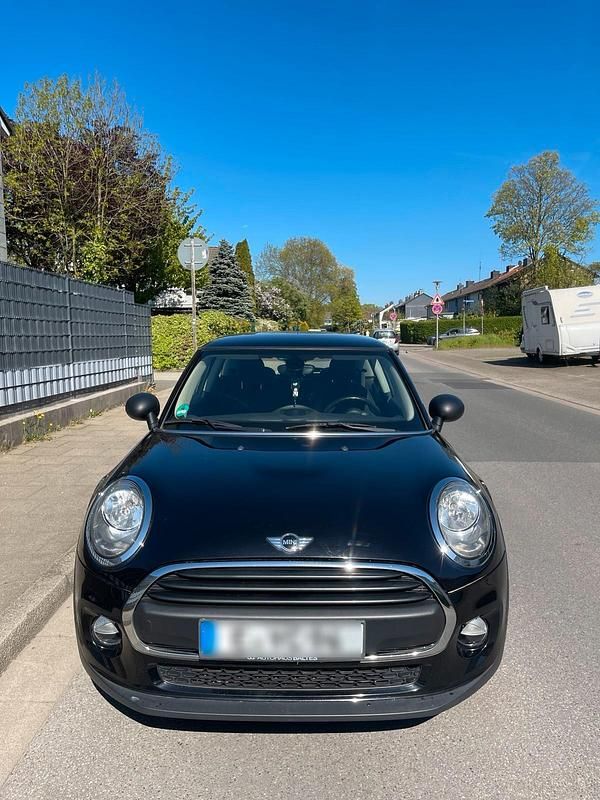 Second-hand Mini ONE 75 CP (55 kW) 2018 Negru Hatchback