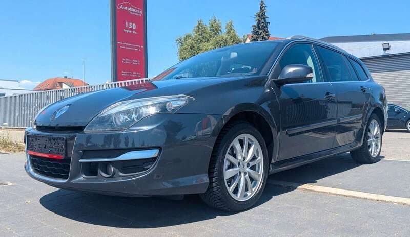 Grau Gebraucht 2011 Renault Laguna III Kombi | 3.999 € (Guter Preis) - Bild 1/4