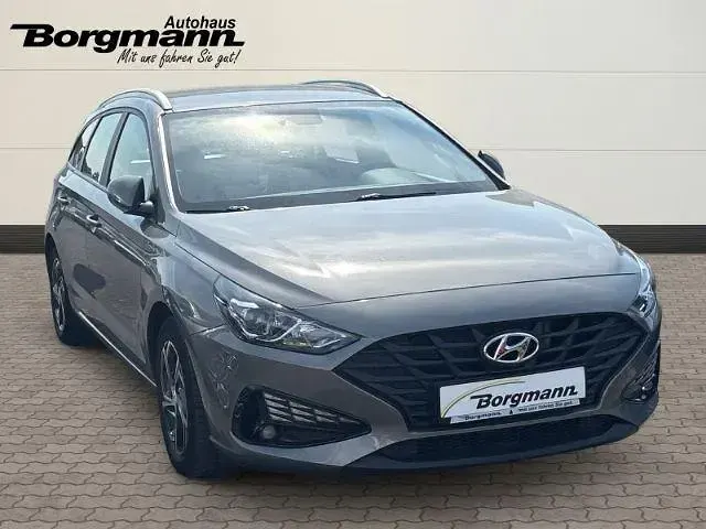 Gebraucht Hyundai i30 Select 120 PS (88 kW) 2020 Grau Kombi