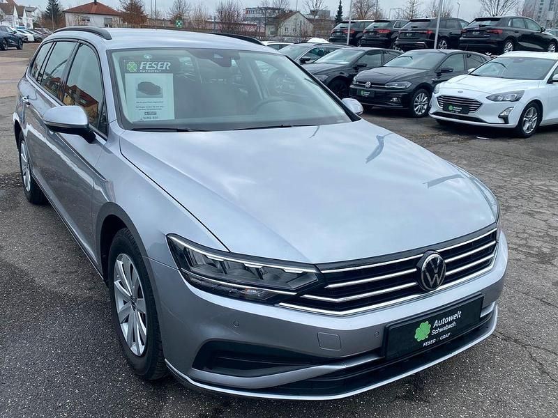 Gebraucht VW Passat 150 PS (110 kW) 2022 Pyrit silber metallic Kombi