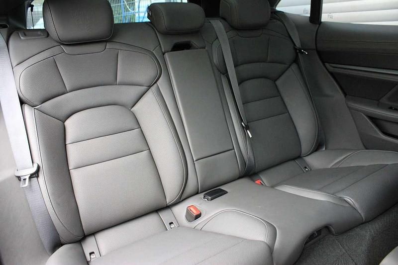 Gebraucht Porsche Taycan 559 kW (761 PS) 2022 Eisgraumetallic Kombi