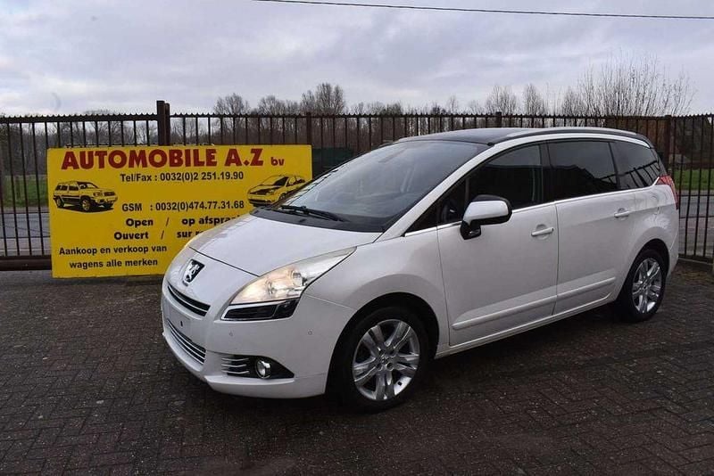Weiß Gebraucht 2014 Peugeot 5008 Allure Van / Kleinbus | 5.499 € (Fairer Preis) - Bild 1/4