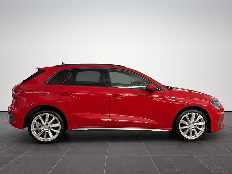 Gebraucht Audi A3 S-Line 150 PS (110 kW) 2022 Rot Limousine