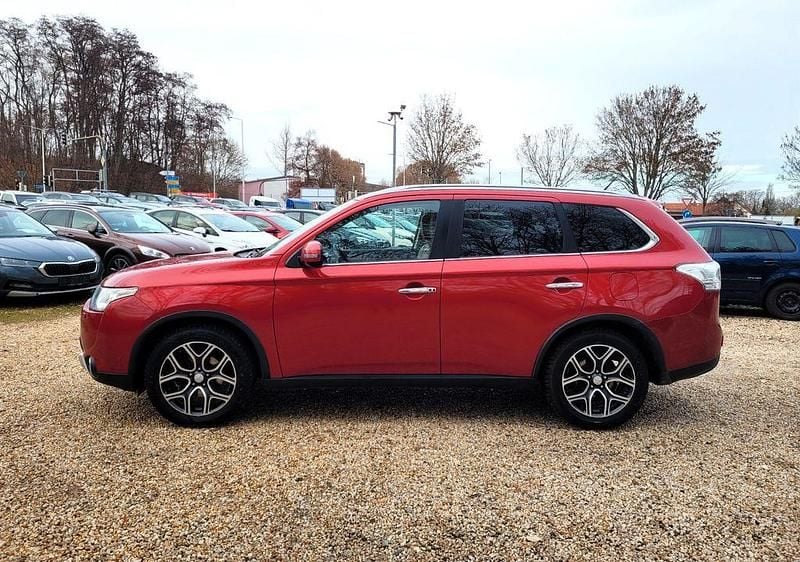 Gebraucht Mitsubishi Outlander Instyle 150 PS (110 kW) 2014 Rot SUV
