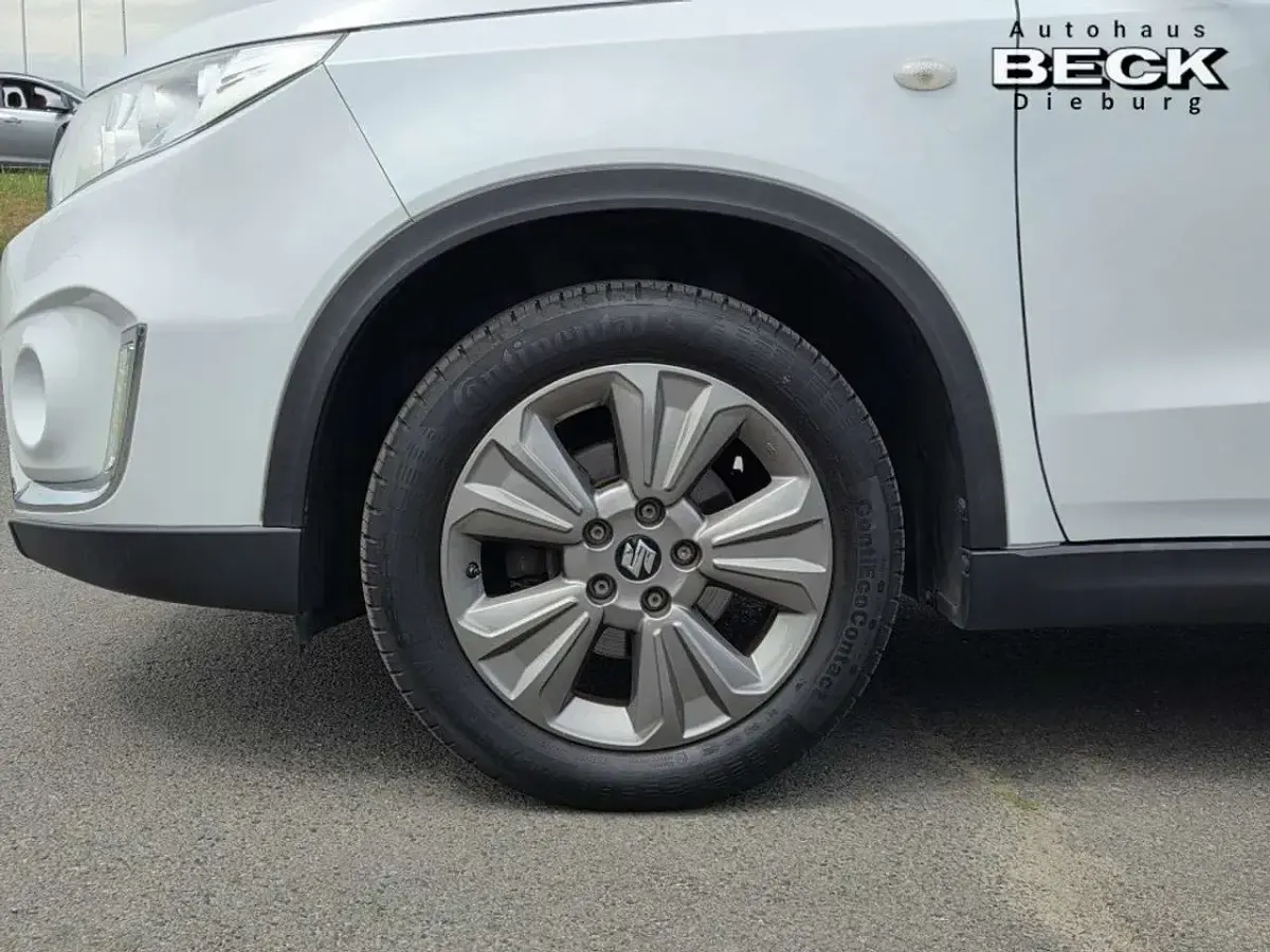 Gebraucht Suzuki Vitara 140 PS (102 kW) 2018 Weiß SUV