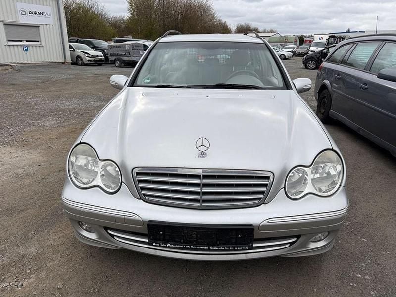 Gebraucht Mercedes C220 150 PS (110 kW) 2004 Silber Kombi