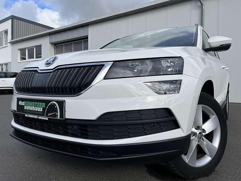 Weiß Gebraucht 2019 Skoda Karoq Ambition SUV | 23.860 € (Guter Preis) - Bild 1/4
