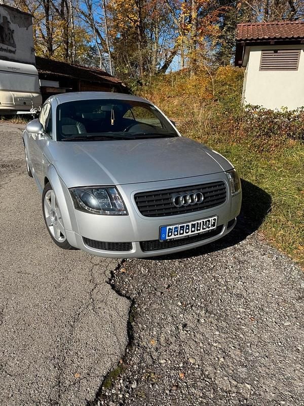 Second-hand Audi TT 179 CP (131 kW) 1999 Argintiu Coupe