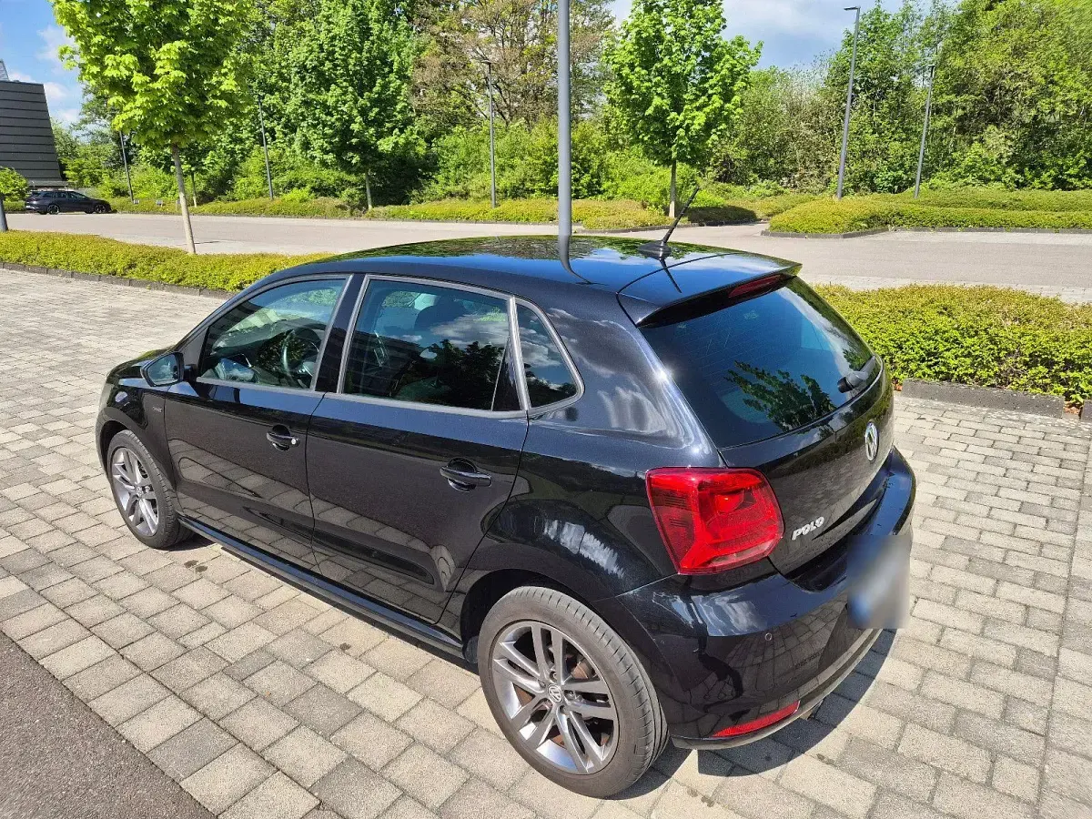Gebraucht VW Polo LOUNGE 90 PS (66 kW) 2016 Schwarz Limousine