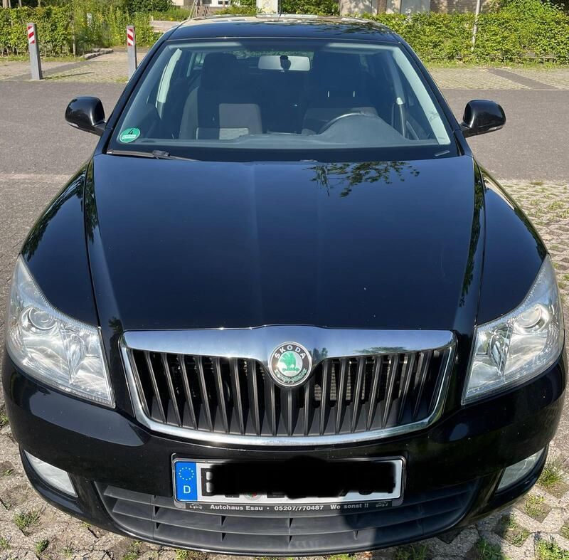 Schwarz Gebraucht 2010 Skoda Octavia Kombi | 2.999 € (Fairer Preis) - Bild 1/4