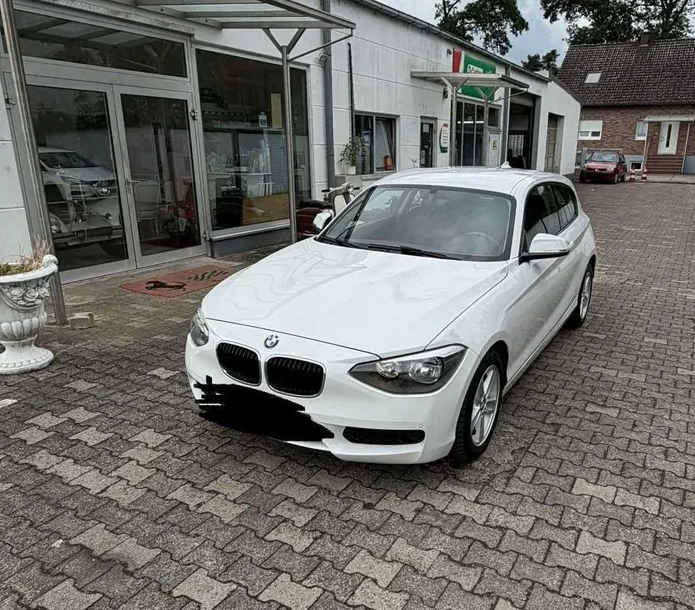 Gebraucht BMW 114 102 PS (75 kW) 2013 Weiß Kleinwagen