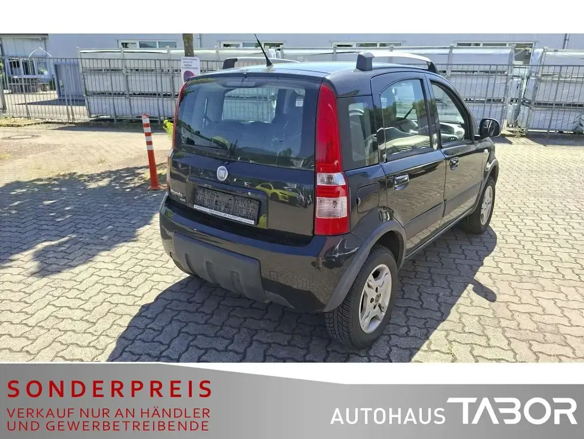 Gebraucht Fiat Panda 4x4 Climbing 69 PS (50 kW) 2011 Schwarz Kleinwagen