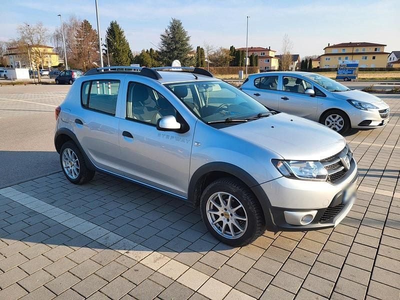 Gebraucht Dacia Sandero Stepway 90 PS (66 kW) 2013 Silber Kleinwagen
