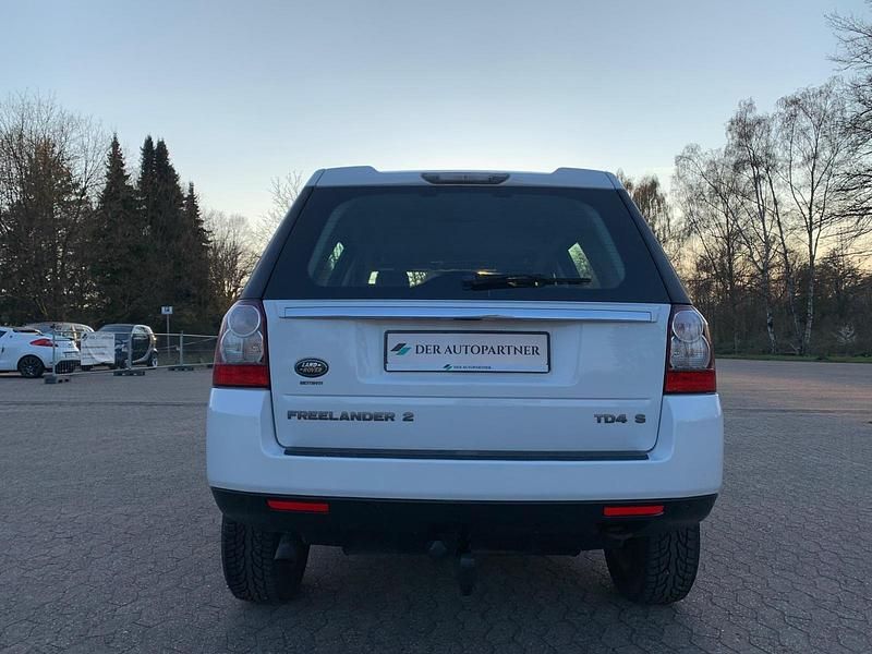 Gebraucht Land Rover Freelander 2 150 PS (110 kW) 2012 Weiß SUV