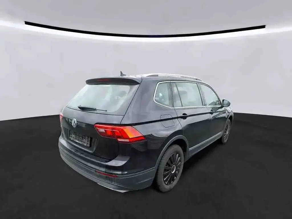 Gebraucht VW Tiguan Allspace Comfortline 150 PS (110 kW) 2021 Deep black perleffekt SUV