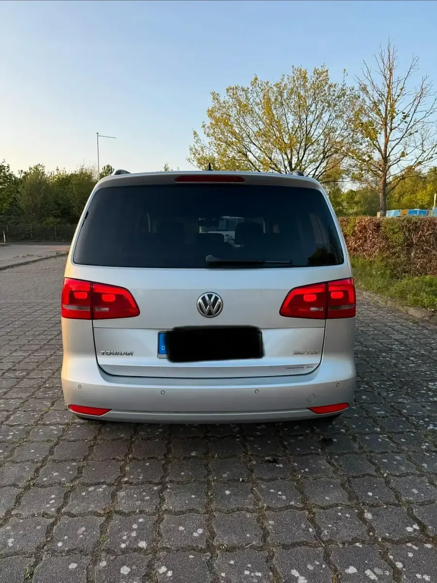 Gebraucht VW Touran 140 PS (102 kW) 2012 Silber Van / Kleinbus