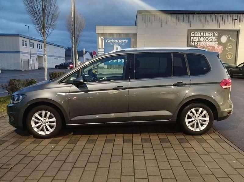 Gebraucht VW Touran 116 PS (85 kW) 2016 Grau Van / Kleinbus