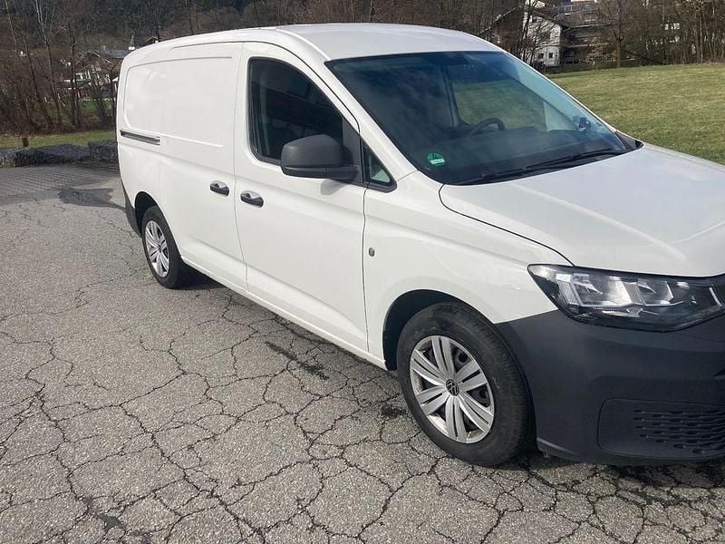 Gebraucht VW Caddy Maxi 122 PS (89 kW) 2022 Weiß Van / Kleinbus