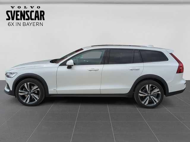 Gebraucht Volvo V60 CC 145 PS (106 kW) 2024 Kombi