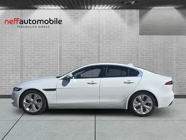 Gebraucht Jaguar XE S 180 PS (132 kW) 2020 Weiß Limousine