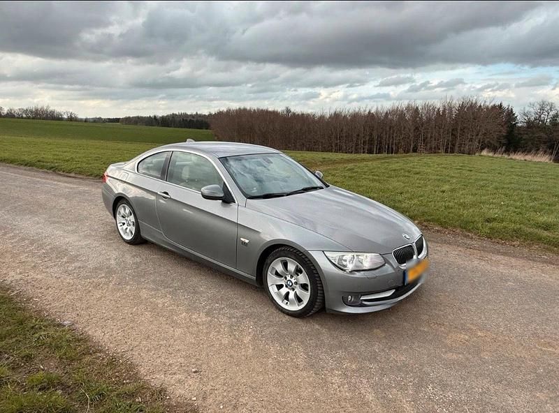 Używany BMW 330 245 KM (180 kW) 2012 Szary Coupe