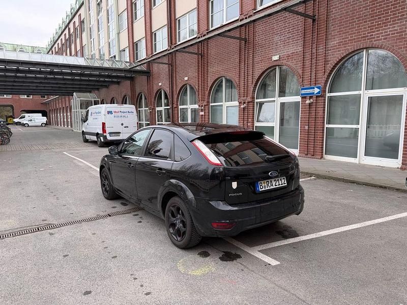 Gebraucht Ford Focus Viva 101 PS (74 kW) 2010 Schwarz Limousine