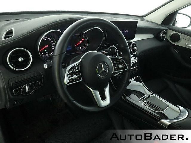 Gebraucht Mercedes GLC220 Exclusive 194 PS (142 kW) 2022 197 lack obsidianschwarz (metallic) SUV