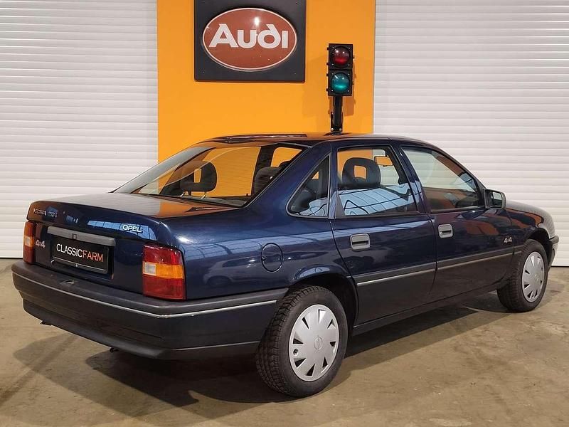 Gebraucht Opel Vectra 116 PS (85 kW) 1991 Blau Limousine