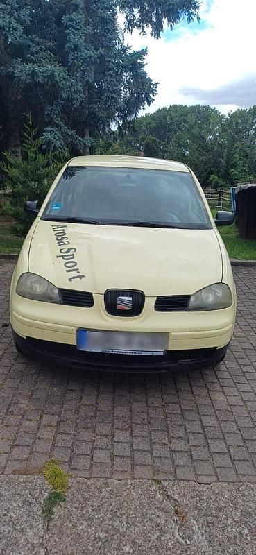 Gelb Gebraucht 2001 Seat Arosa Kleinwagen | 300 € (Guter Preis) - Bild 1/4