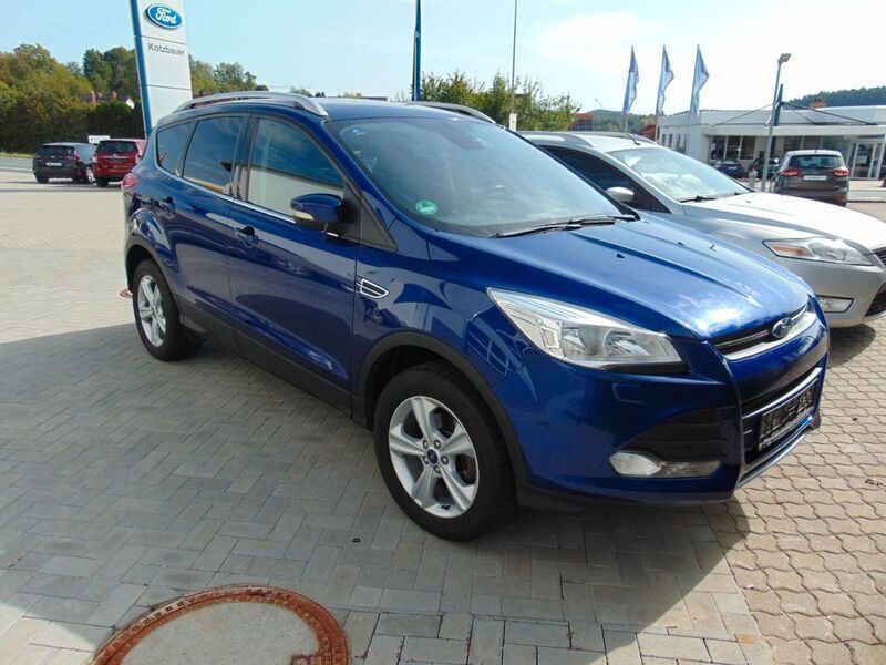 Gebraucht Ford Kuga Trend 150 PS (110 kW) 2016 Blau SUV