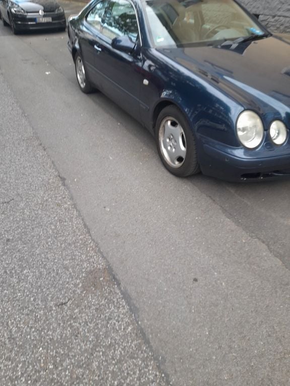 Gebraucht Mercedes CLK230 Elegance 193 PS (141 kW) 1999 Blau Coupé