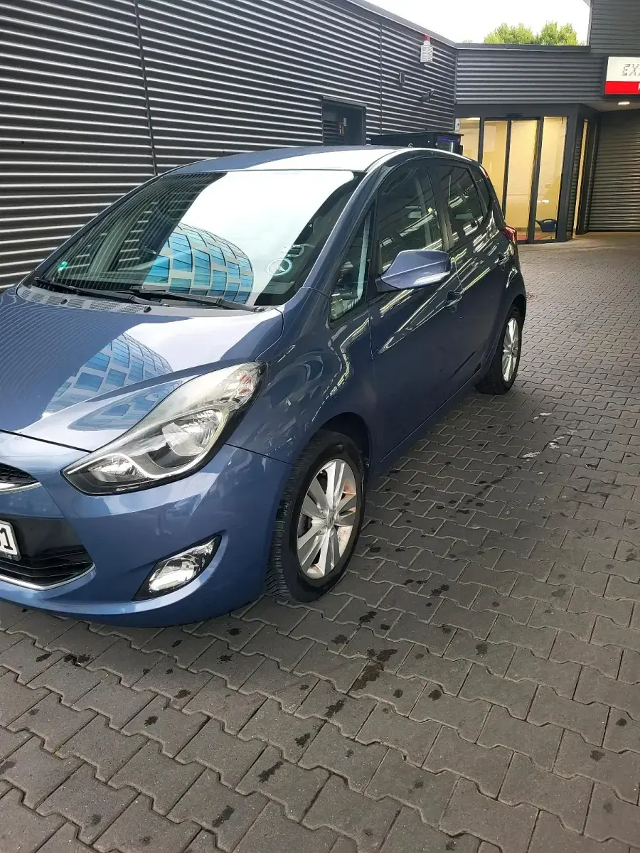 Gebraucht Hyundai ix20 Edition 90 PS (66 kW) 2014 Blau Kleinwagen