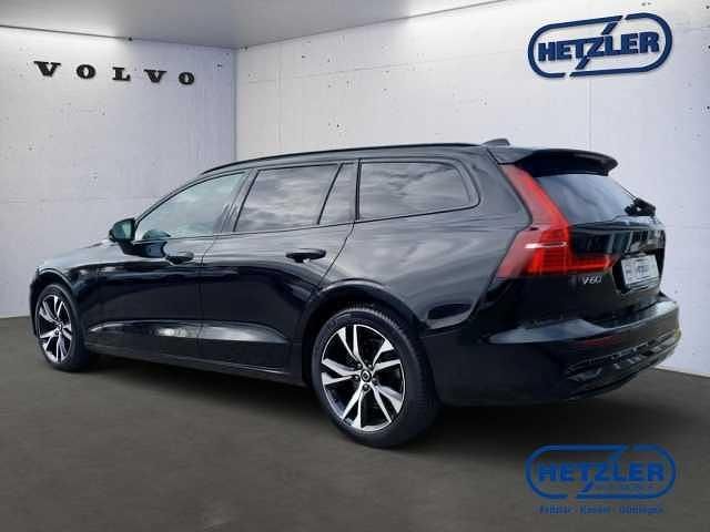 Gebraucht Volvo V60 145 PS (106 kW) 2022 Kombi