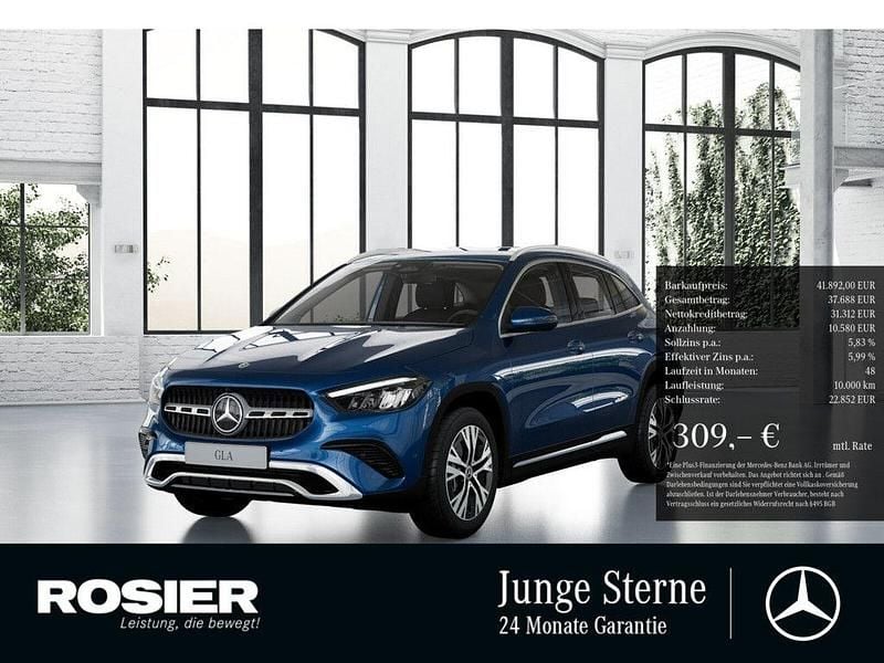 Blau / spektralblau (metallic) Gebraucht 2025 Mercedes GLA250 Advanced SUV | 41.892 € (Guter Preis) - Bild 1/2