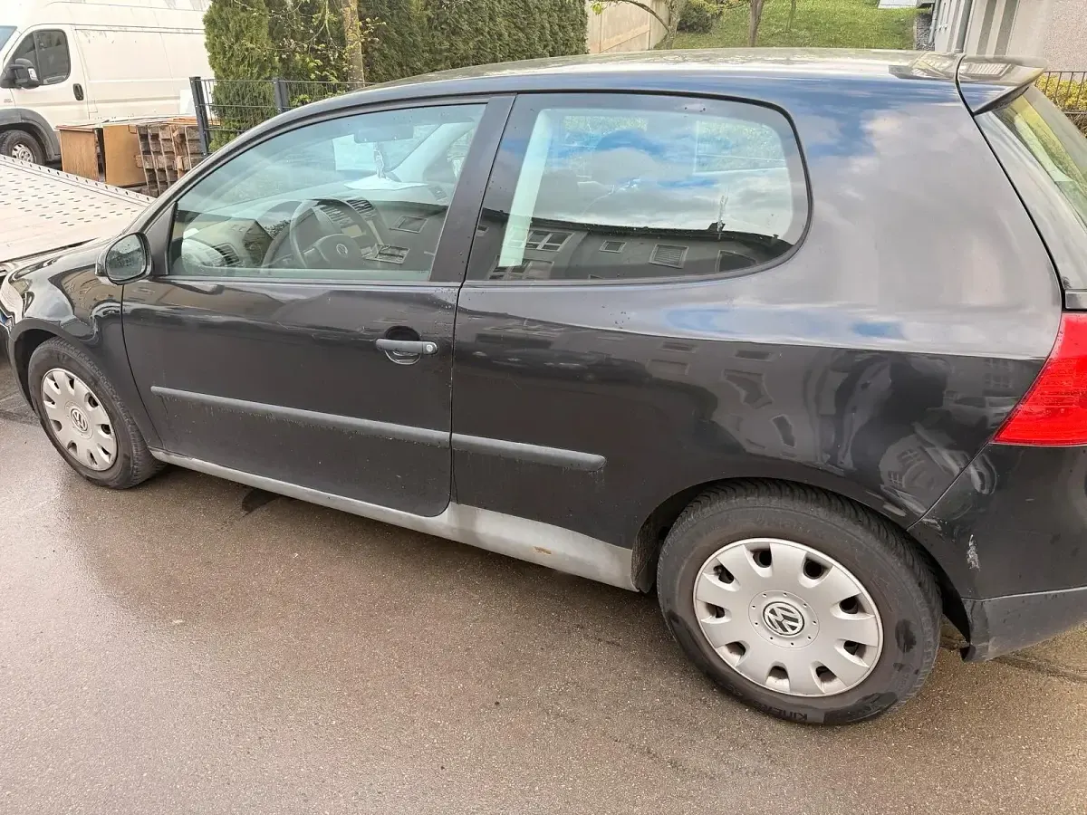 Gebraucht VW Golf V 102 PS (75 kW) 2004 Schwarz Kleinwagen
