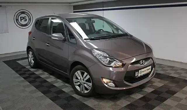 Gebraucht Hyundai ix20 90 PS (66 kW) 2014 Braun Kleinwagen