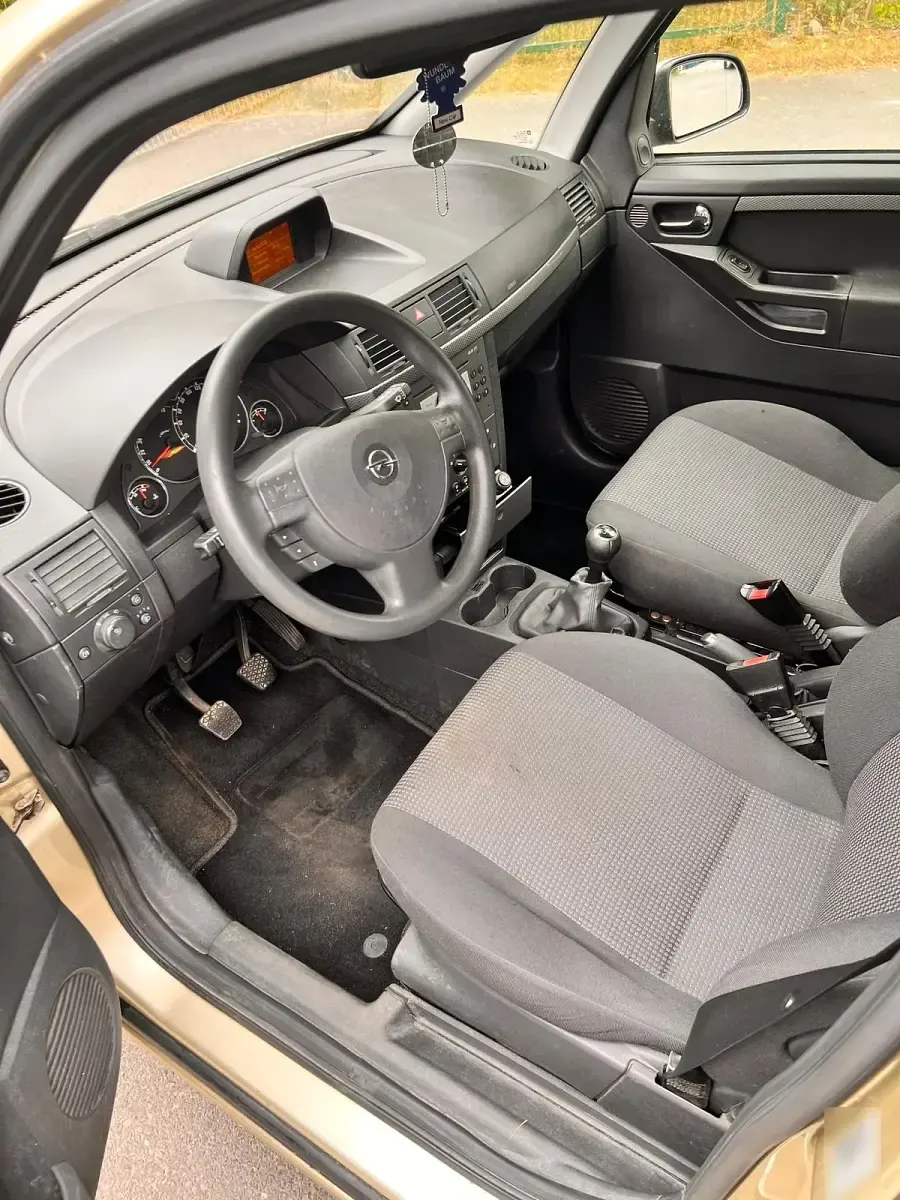 Gebraucht Opel Meriva 77 PS (56 kW) 2009 Gold Van / Kleinbus