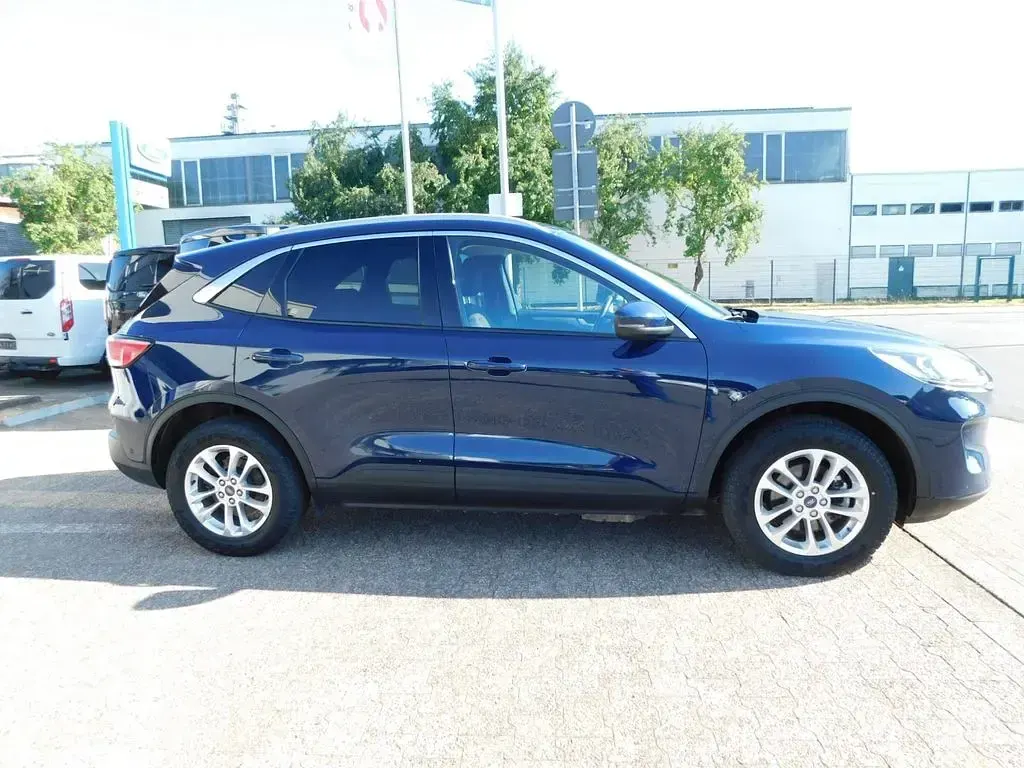 Gebraucht Ford Kuga Titanium 152 PS (111 kW) 2023 Blazer blue SUV