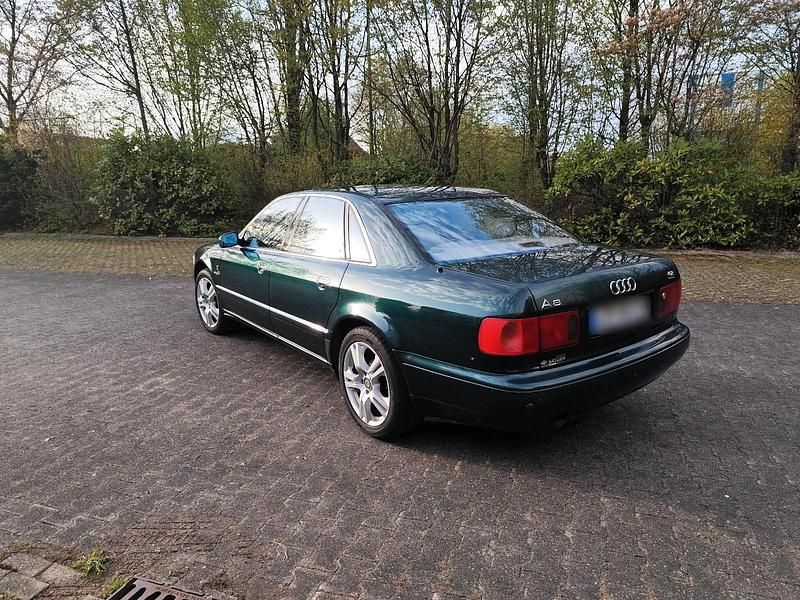 Second-hand Audi A8 300 CP (220 kW) 1998 Verde Berlinǎ