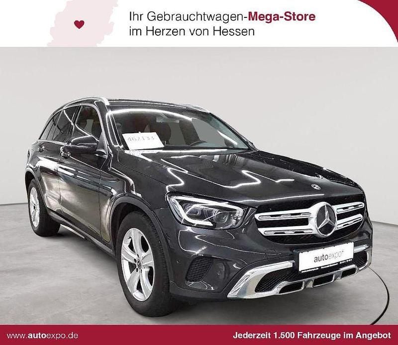Graphitgrau metallic Gebraucht 2020 Mercedes GLC300 SUV | 31.990 € (Superpreis) - Bild 1/4