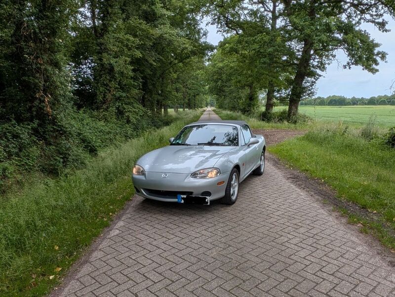 Silber Gebraucht 2001 Mazda MX5 Cabrio | 3.200 € (Superpreis) - Bild 1/4