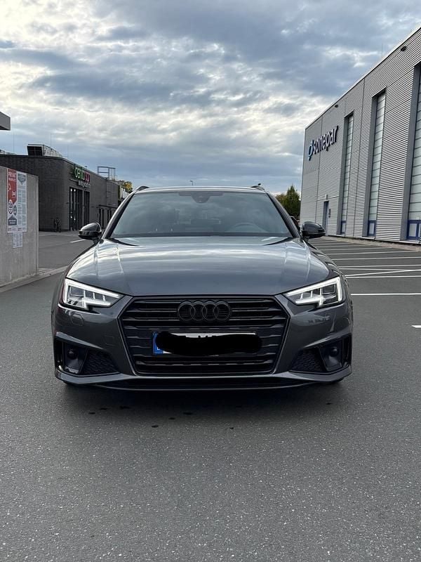 Gebraucht Audi A4 S-Line 190 PS (139 kW) 2019 Grau Kombi