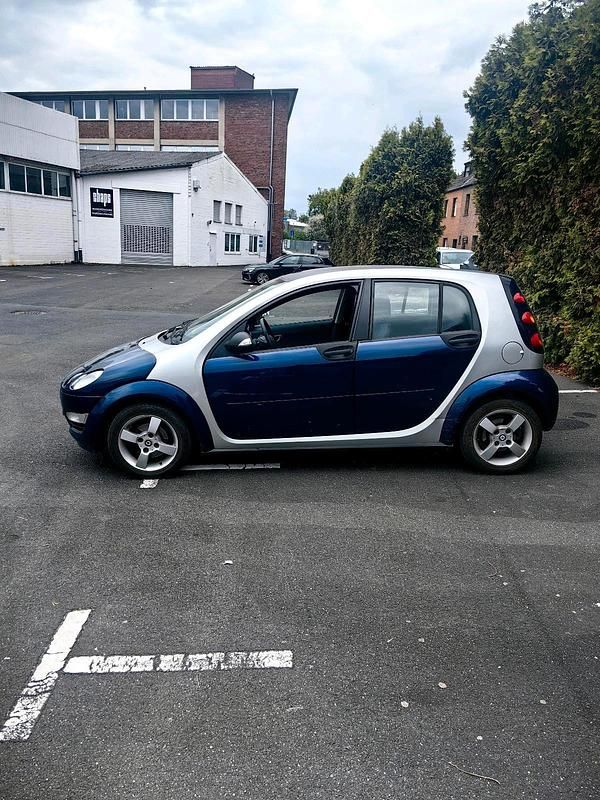 Usata Smart ForFour 75 CV (55 kW) 2005 Blu Utilitaria