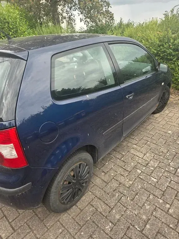 Gebraucht VW Polo Basis 64 PS (47 kW) 2004 Blau Kleinwagen