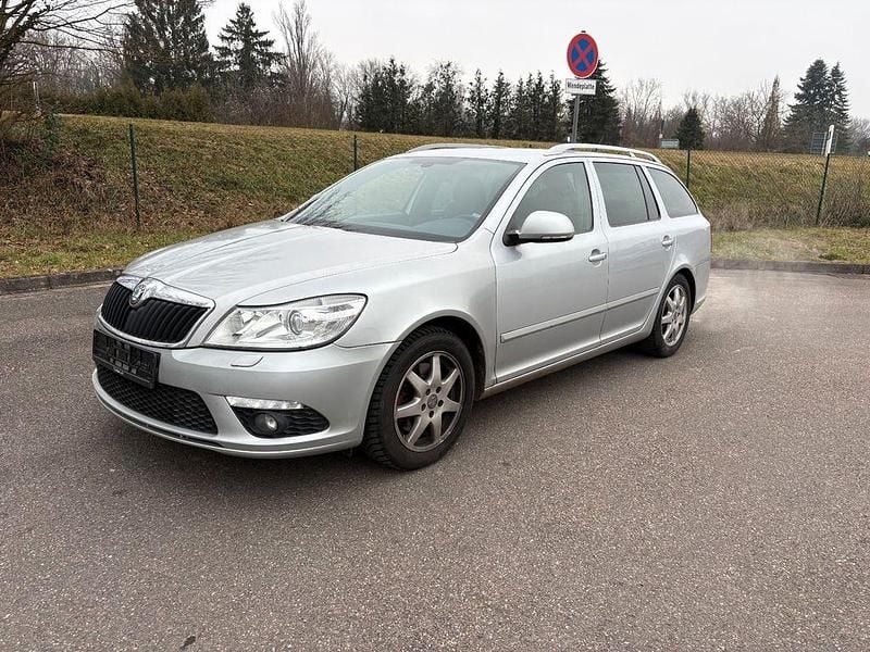 Silber Gebraucht 2010 Skoda Octavia RS Kombi | 4.250 € (Superpreis) - Bild 1/4