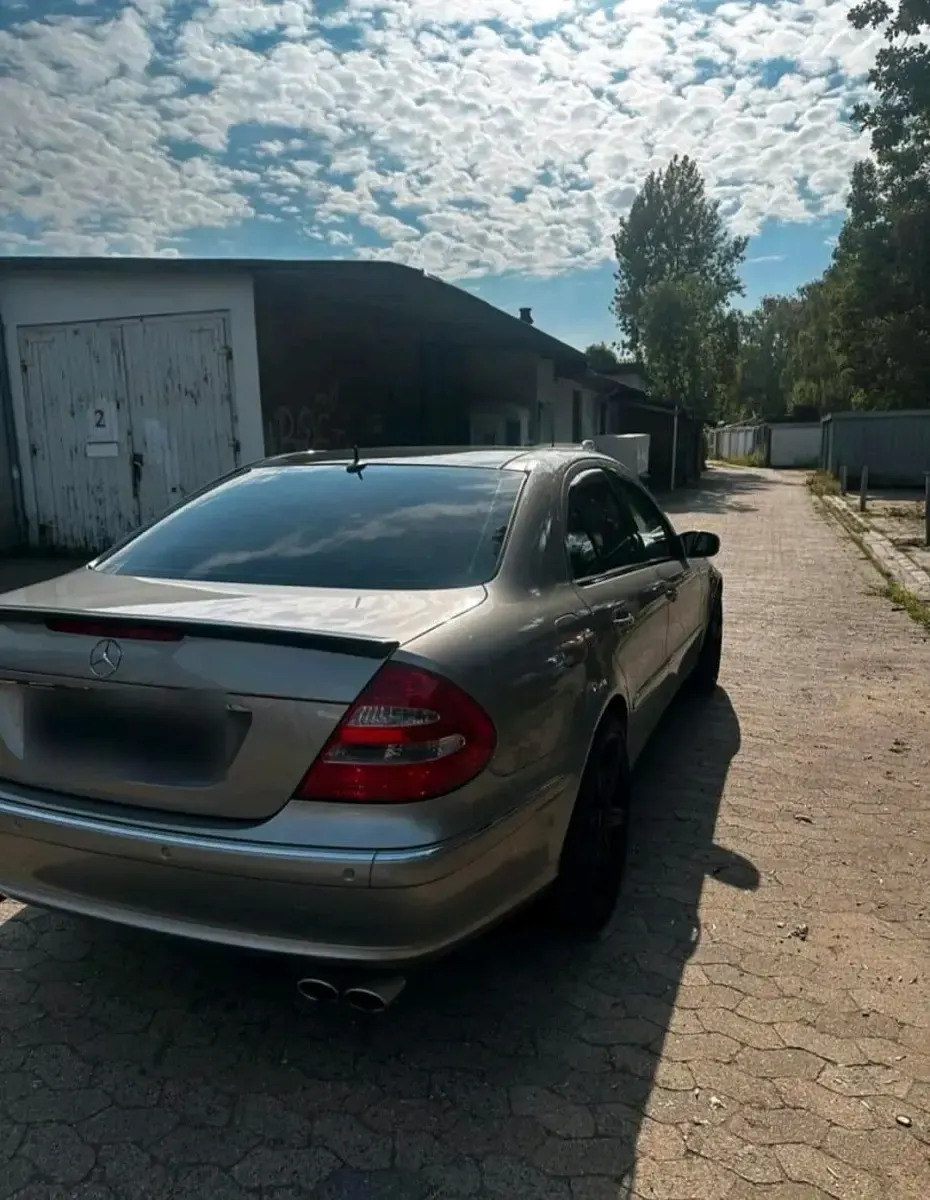 Gebraucht Mercedes E350 272 PS (200 kW) 2005 Grau Limousine