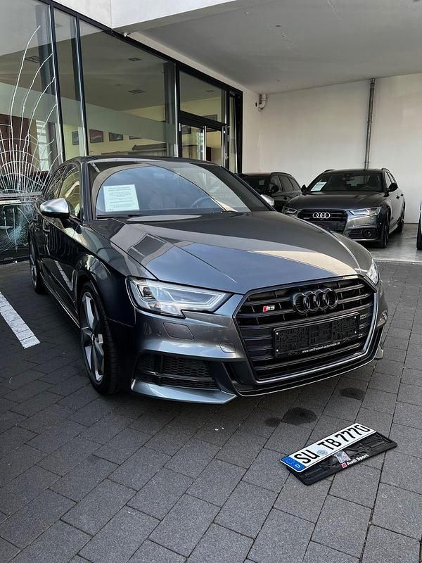 Schwarz Gebraucht 2018 Audi S3 Ambiente Limousine | 26.999 € (Guter Preis) - Bild 1/4